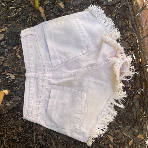 very light baby pink shorts - Picture 3 of 3